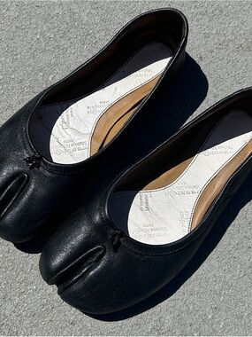 Margiela Black Leather Tabi Flats Size 36
